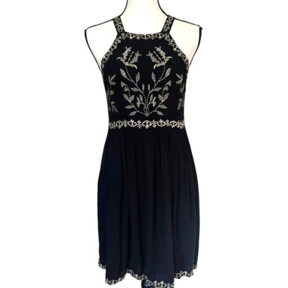 Urban Outfitters Dress Womens S Black Embroidered Sleeveless Mini Boho Style - Picture 1 of 14